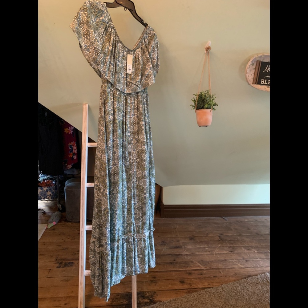 Off the shoulder maxi !
